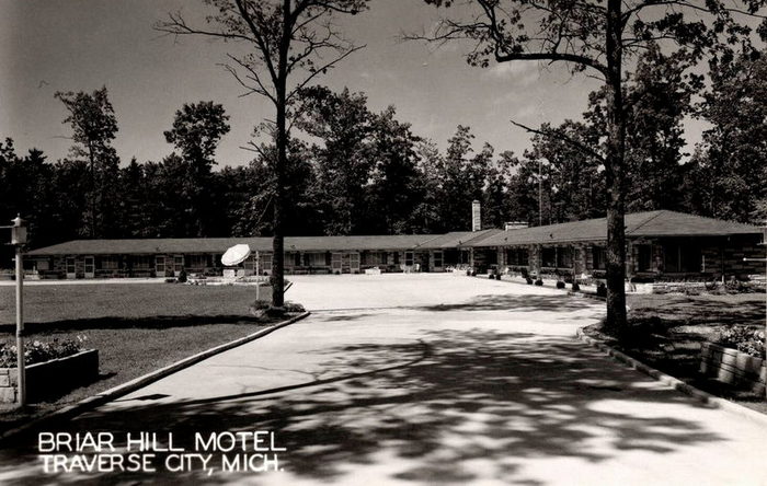 Briar Hill Motel - Old Postcard (newer photo)